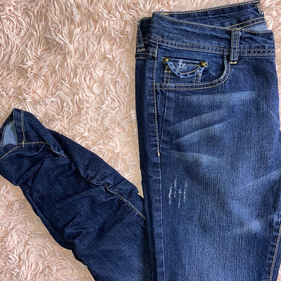 DISTRESSED BLUE DENIM SKINNY JEANS W/ RUCHED ANKLES · SIZE 9, FITS M - Picture 2 of 9